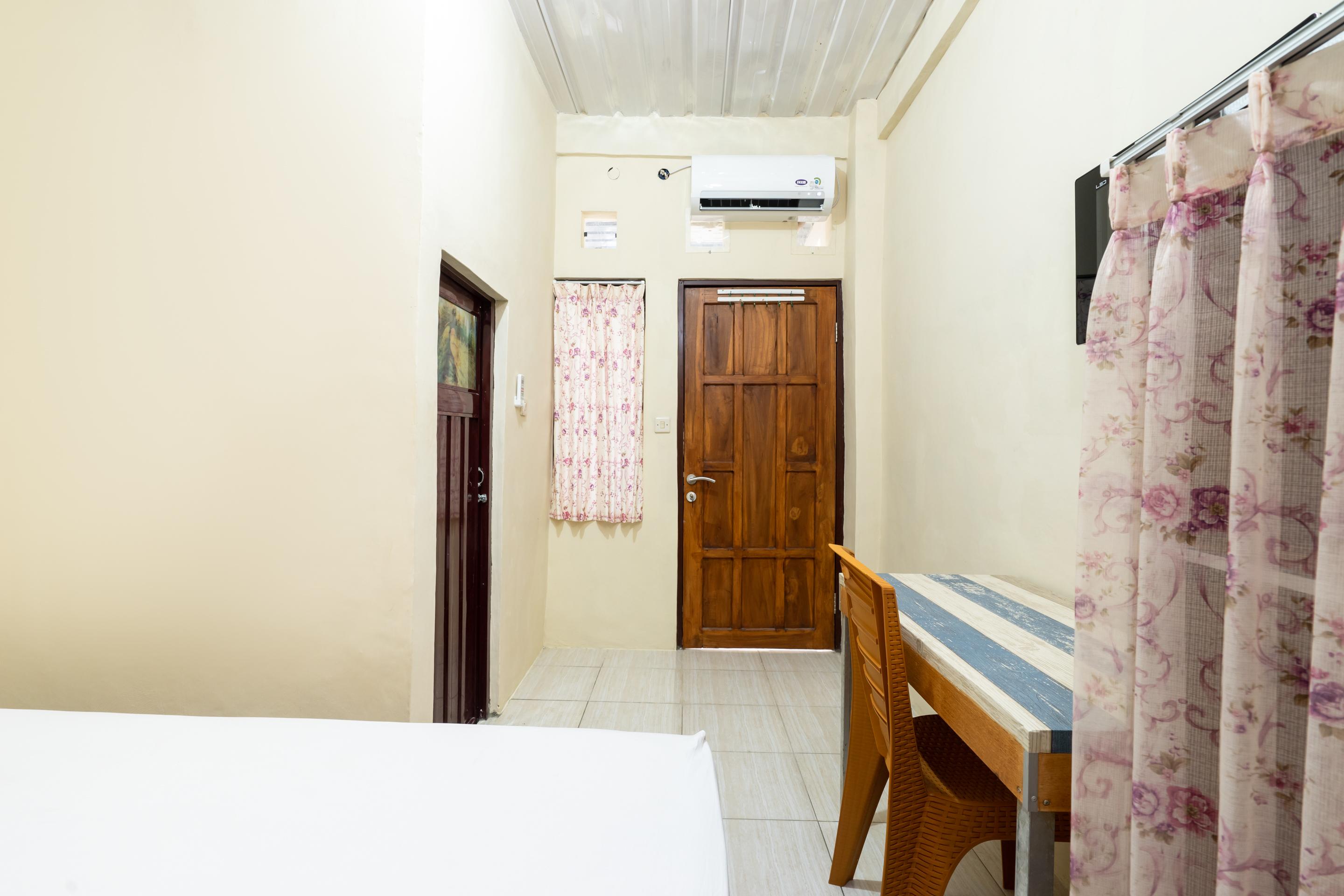 Oyo 2098 Homestay Kk Ngaglik Exteriör bild