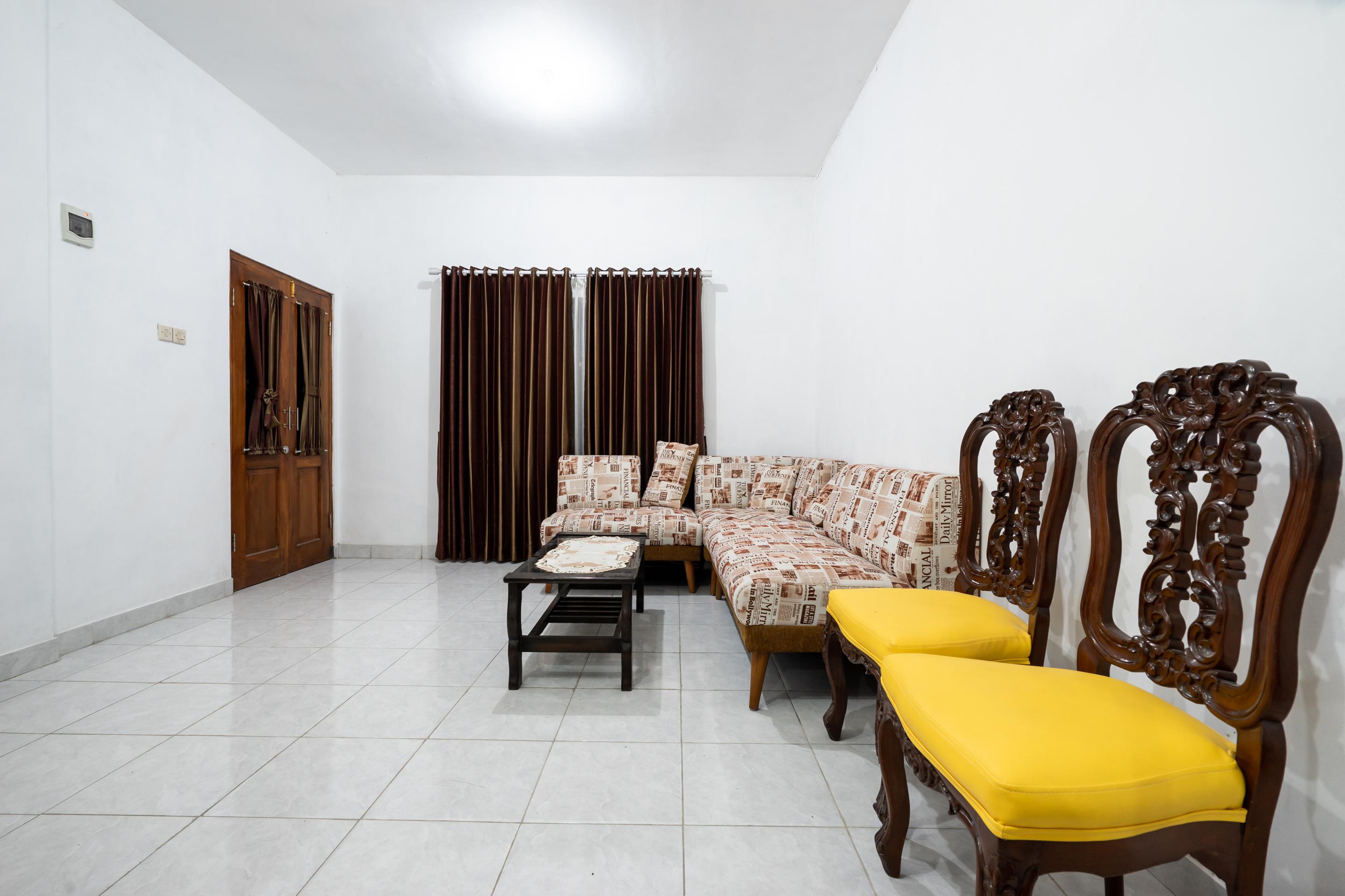 Oyo 2098 Homestay Kk Ngaglik Exteriör bild
